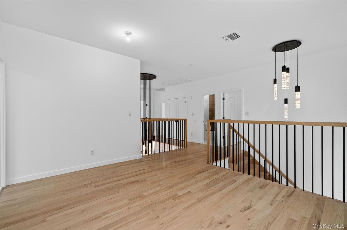 Interior, Pendant Lights, Wood Texture Flooring