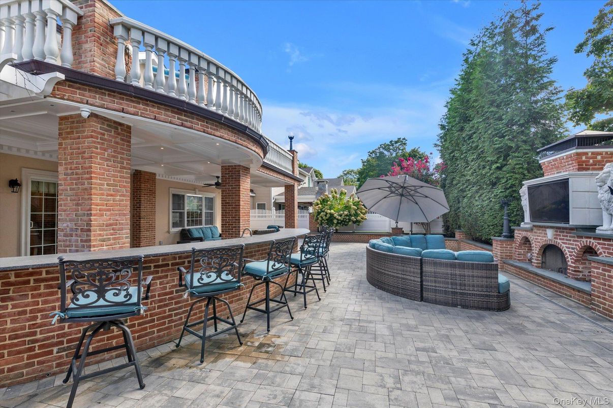 Exterior, Outdoor Kitchen