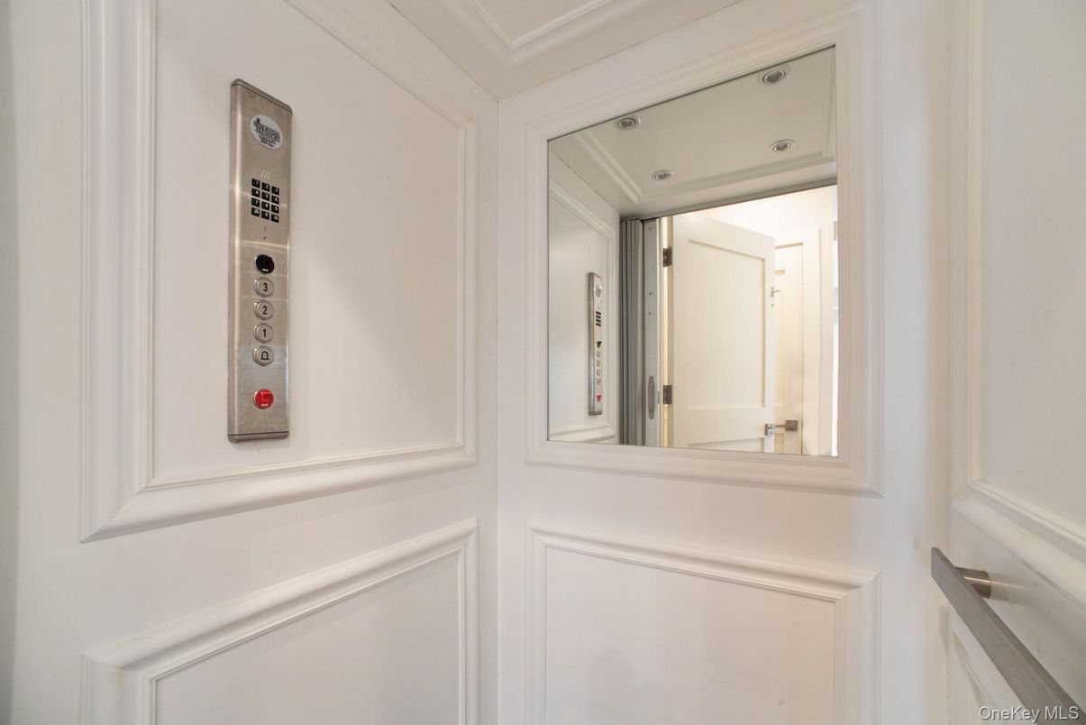 Elevator, Interior