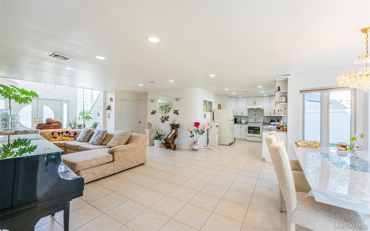Dining room, Interior, Kitchen, Living room, Recessed Lighting, Stainless Steel Appliances