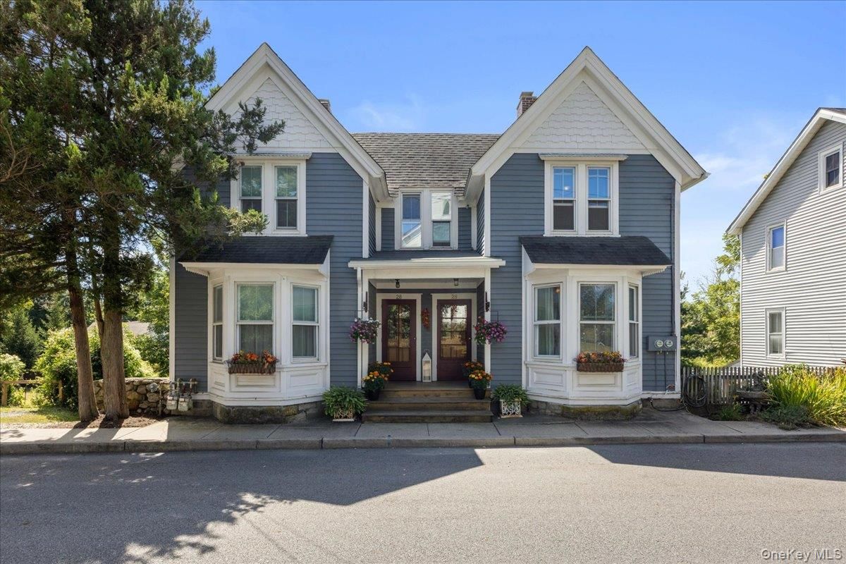 Exterior, Facade, Queen Anne Victorian
