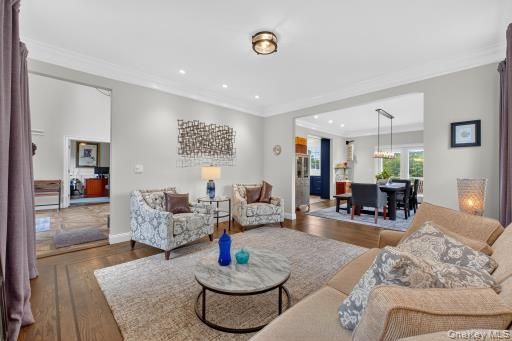 Chandelier, Dining room, Interior, Living room, Pendant Lights, Recessed Lighting, Wood Texture Flooring