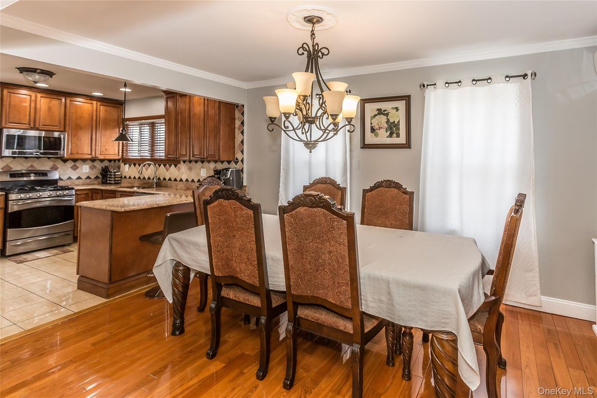 Chandelier, Dining room, Interior, Kitchen, Pendant Lights, Wood Texture Flooring