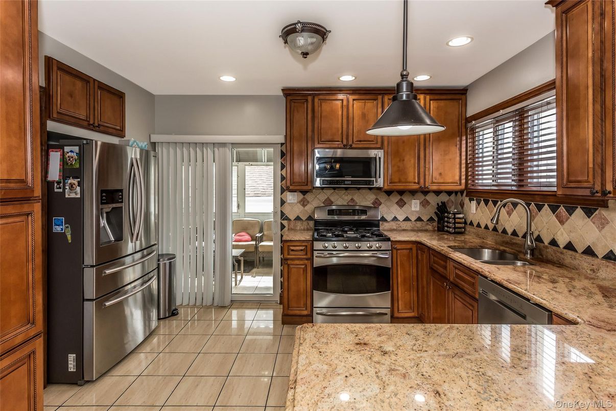 Interior, Kitchen, Pendant Lights, Recessed Lighting, Stainless Steel Appliances