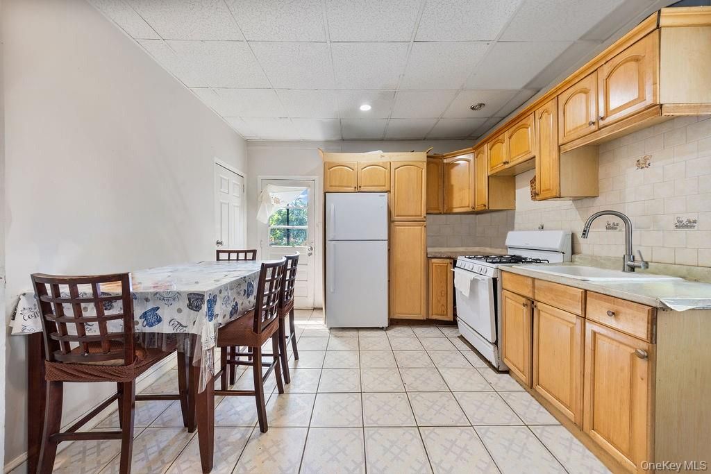Dining room, Interior, Kitchen, Recessed Lighting