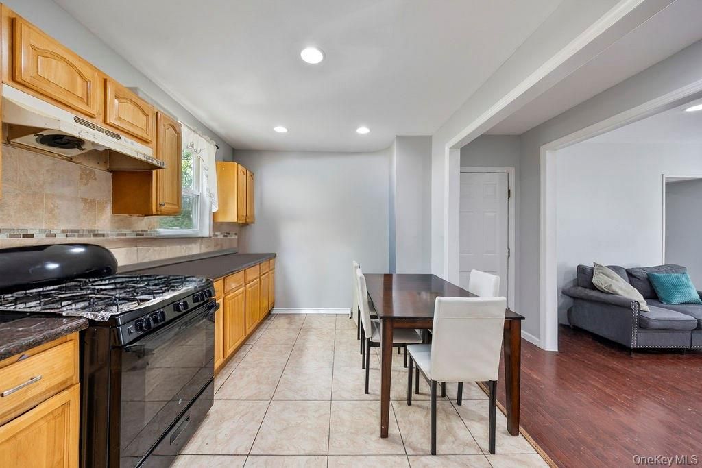 Dining room, Interior, Kitchen, Recessed Lighting, Wood Texture Flooring