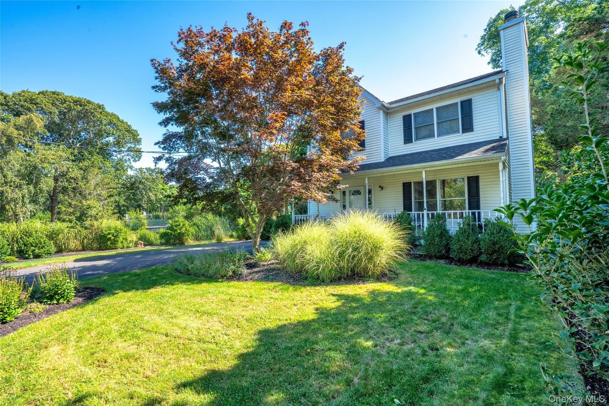 Backyard, Exterior, Facade, Split Level