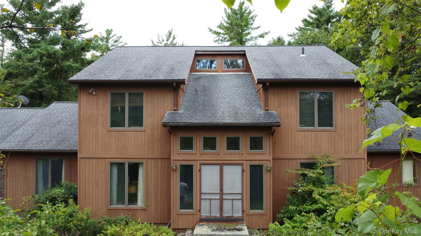 Exterior, Facade, Farmhouse