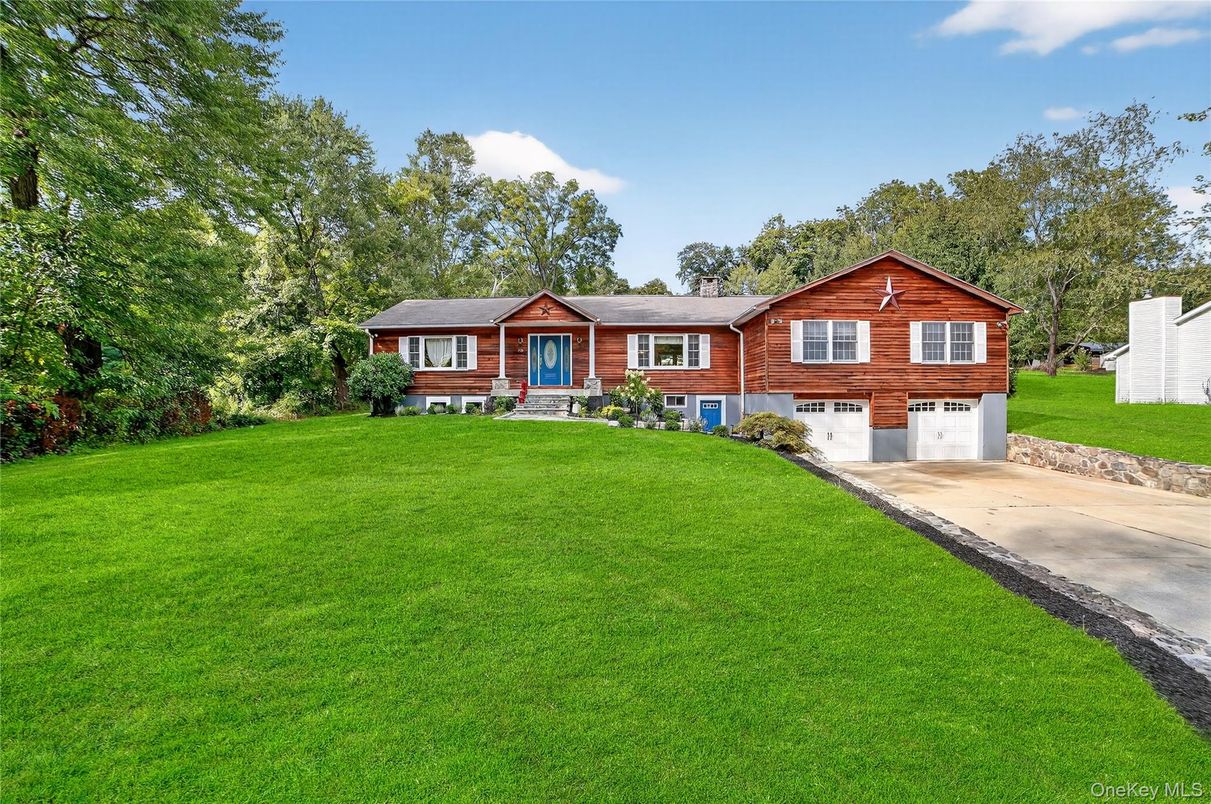 Attached, Backyard, Exterior, Facade, Brick Facade, Log Home