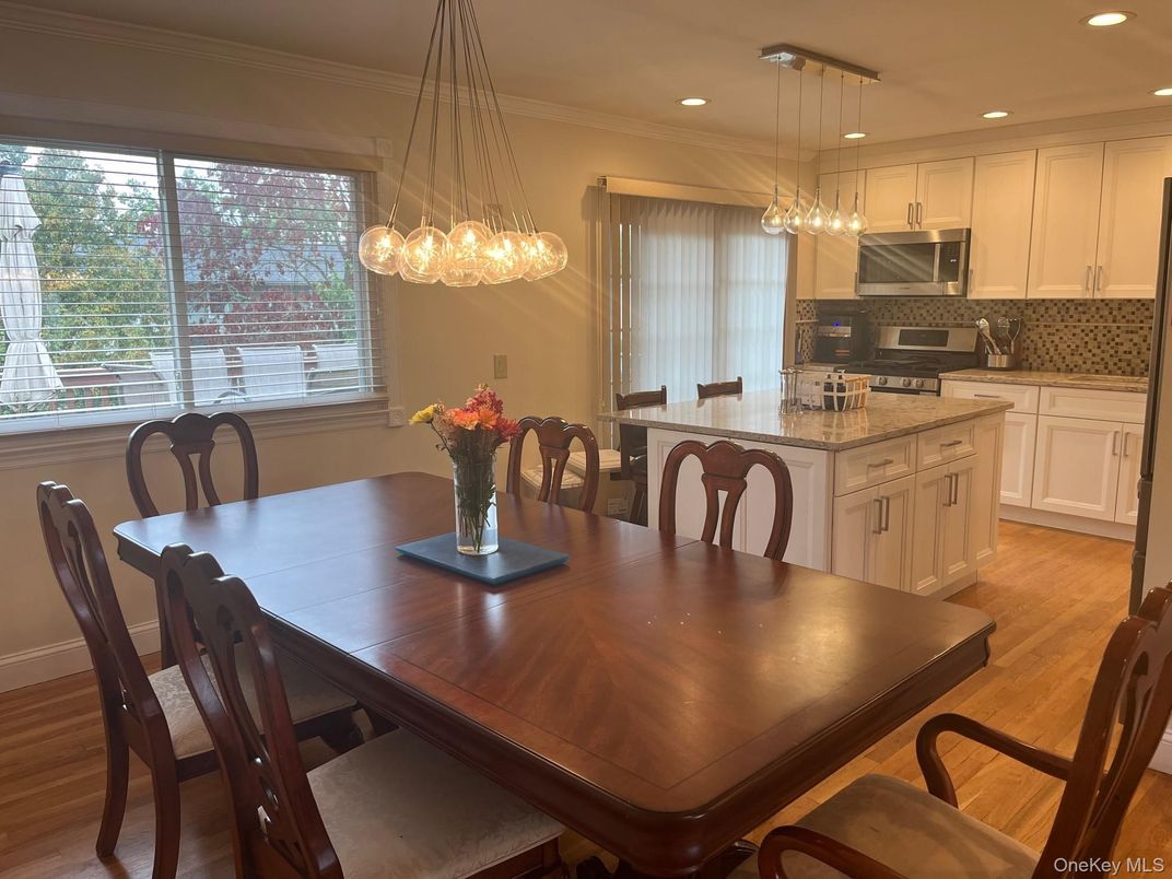 Dining room, Interior, Kitchen, Pendant Lights, Recessed Lighting, Wood Texture Flooring