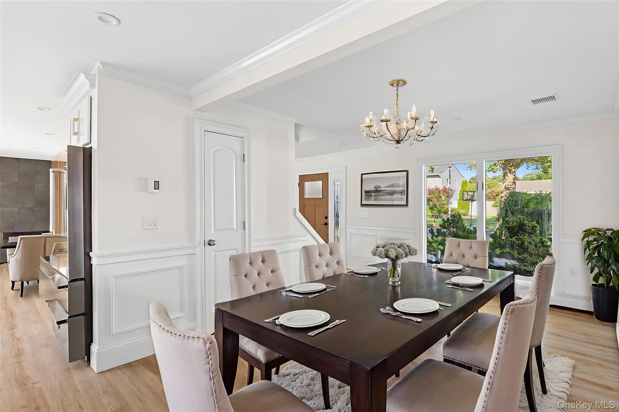 Chandelier, Dining room, Interior, Recessed Lighting, Wood Texture Flooring