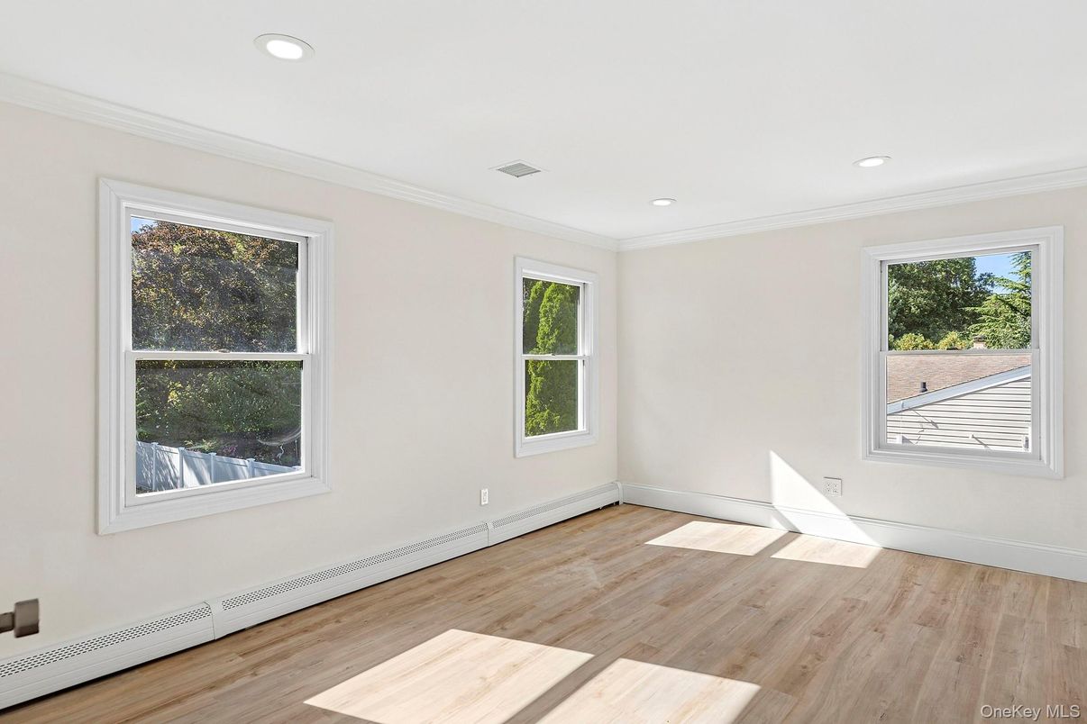 Empty room, Interior, Recessed Lighting, Wood Texture Flooring