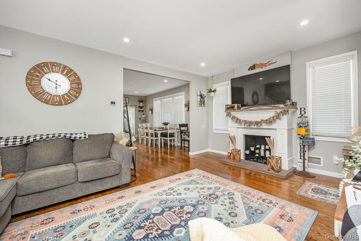 Dining room, Fireplace, Interior, Recessed Lighting, Wood Texture Flooring