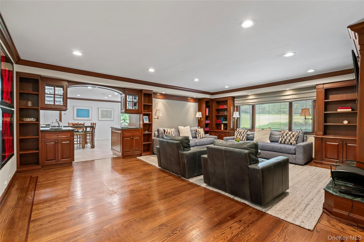 Dining room, Interior, Living room, Recessed Lighting, Wood Texture Flooring