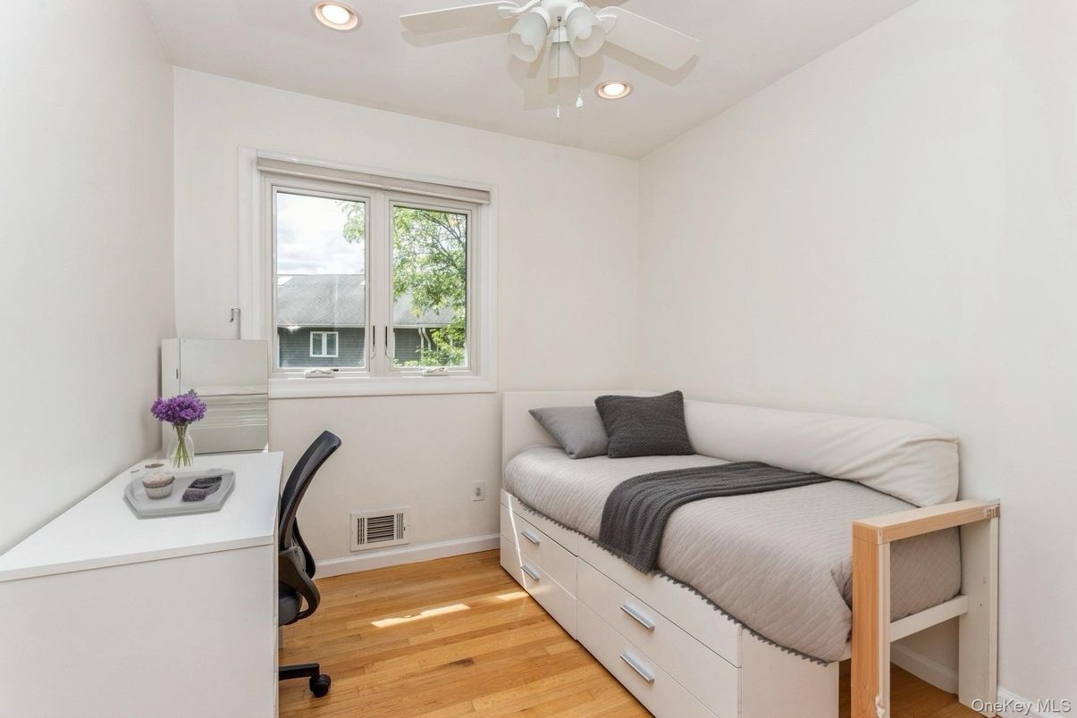 Bedroom, Home Office, Interior, Recessed Lighting, Wood Texture Flooring