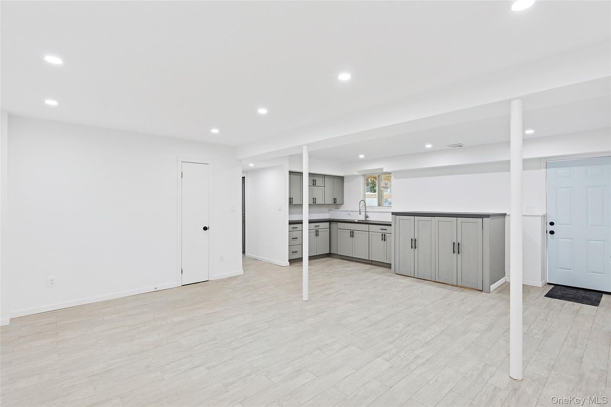 Interior, Kitchen, Recessed Lighting, Wood Texture Flooring