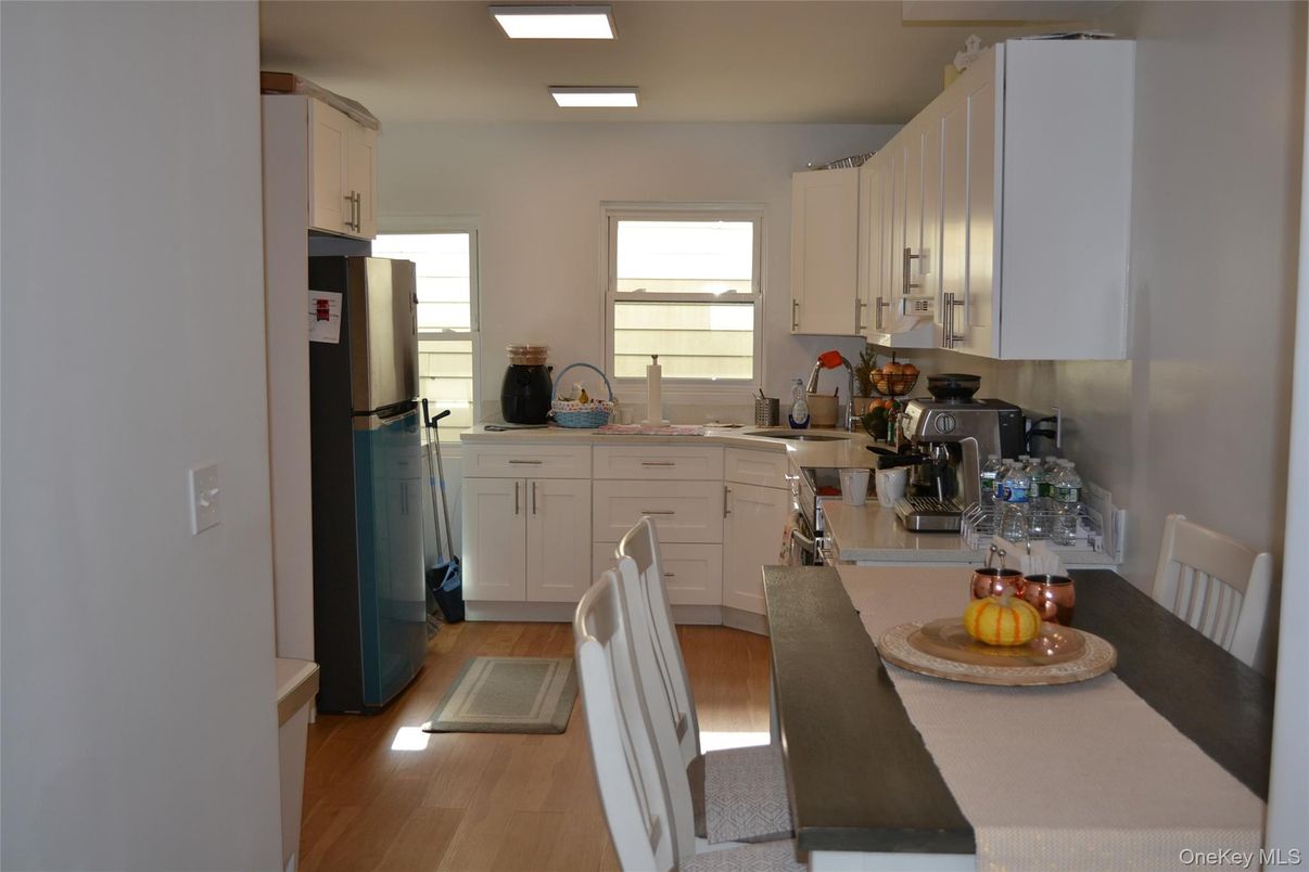 Dining room, Interior, Kitchen, Recessed Lighting, Wood Texture Flooring