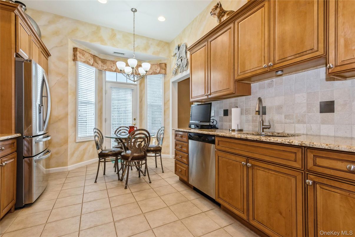 Chandelier, Dining room, Interior, Kitchen, Recessed Lighting