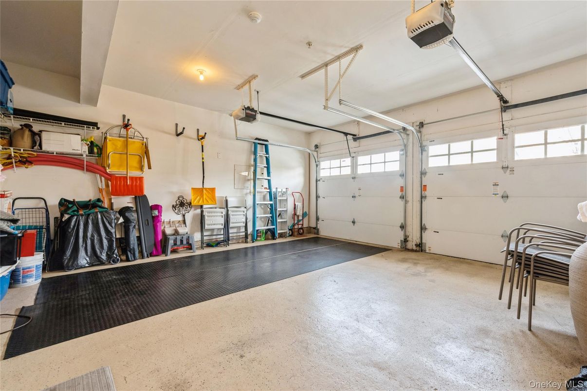 Garage, Interior