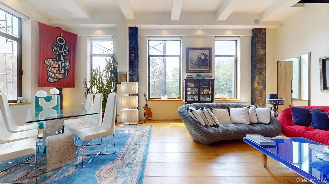 Dining room, Interior, Living room, Recessed Lighting, Wood Texture Flooring