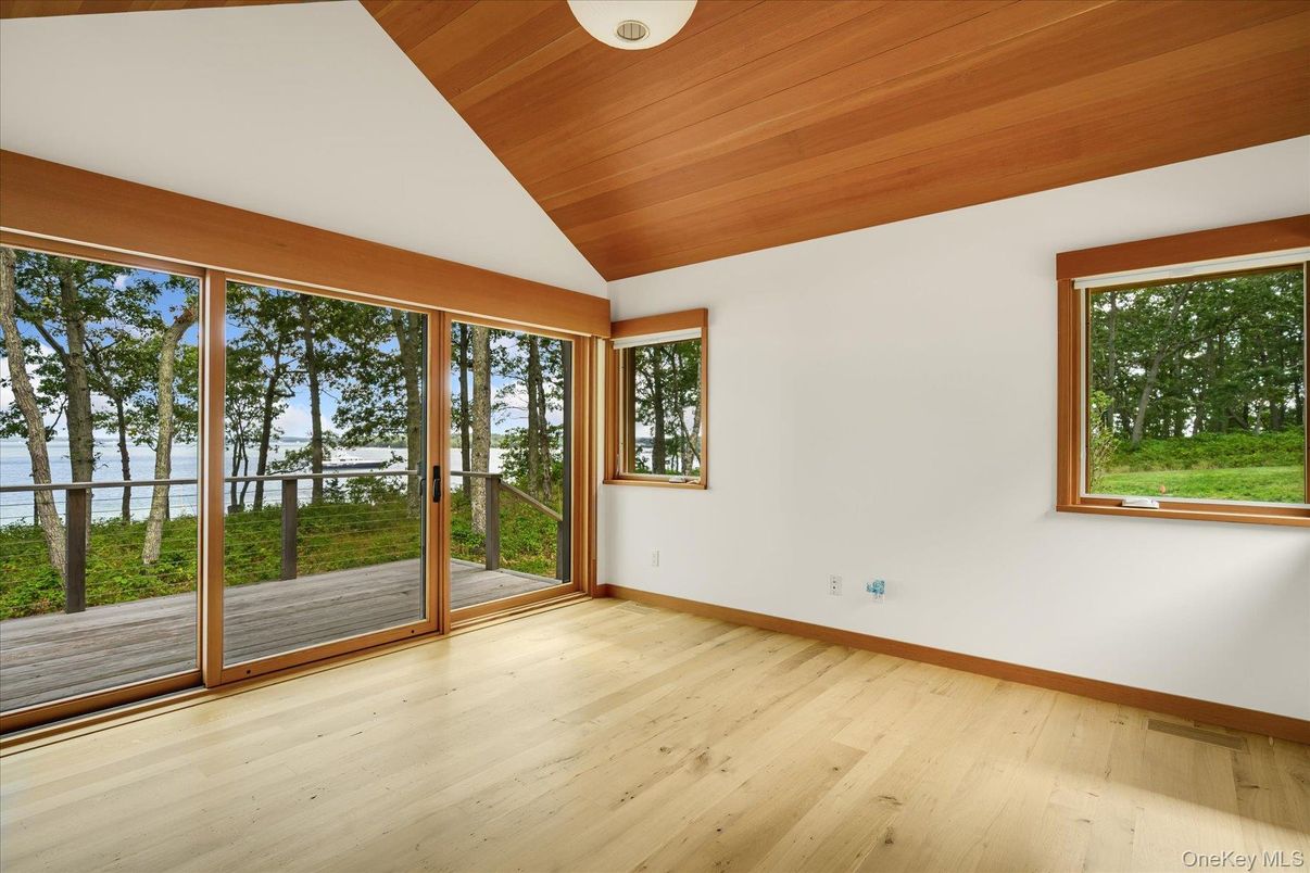 Empty room, Interior, Sun Room, Wooden Ceilings, Wood Texture Flooring
