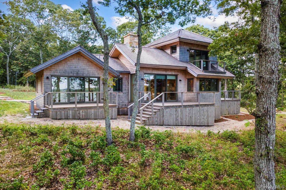 Backyard, Exterior, Facade, Brick Facade, Log Home