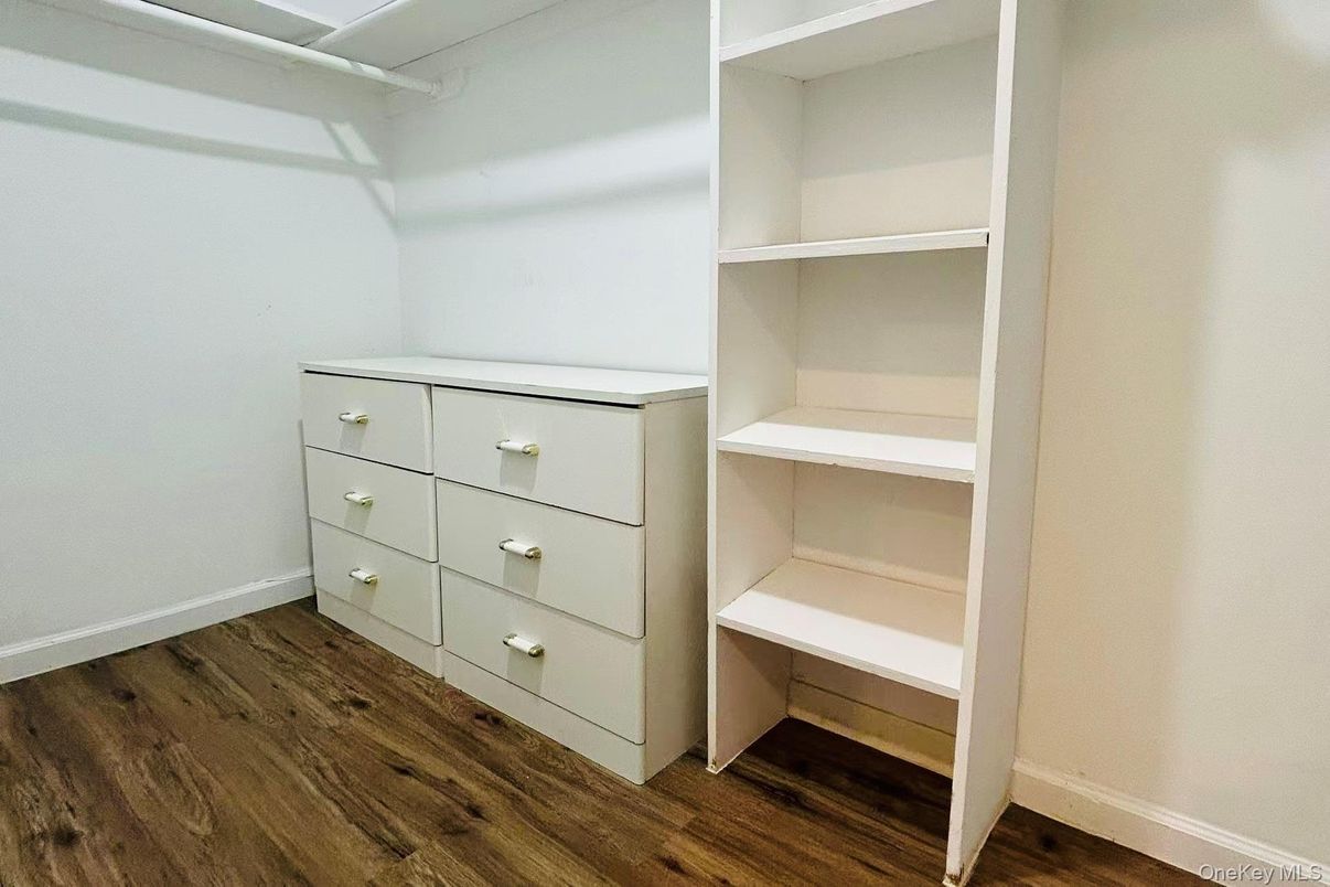 Interior, Walk-in Closets, Wood Texture Flooring