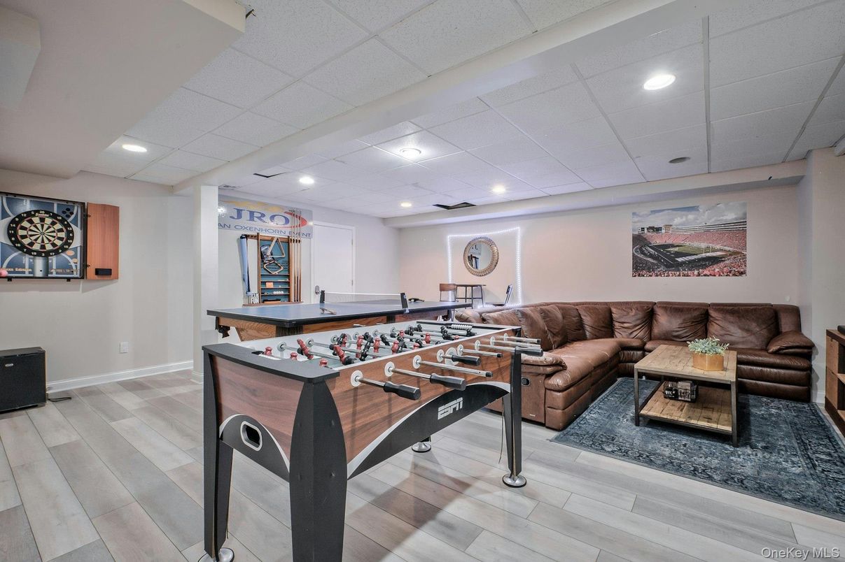 Game Room, Interior, Living room, Recessed Lighting, Wood Texture Flooring