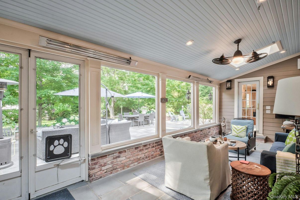 Interior, Living room, Recessed Lighting, Sun Room