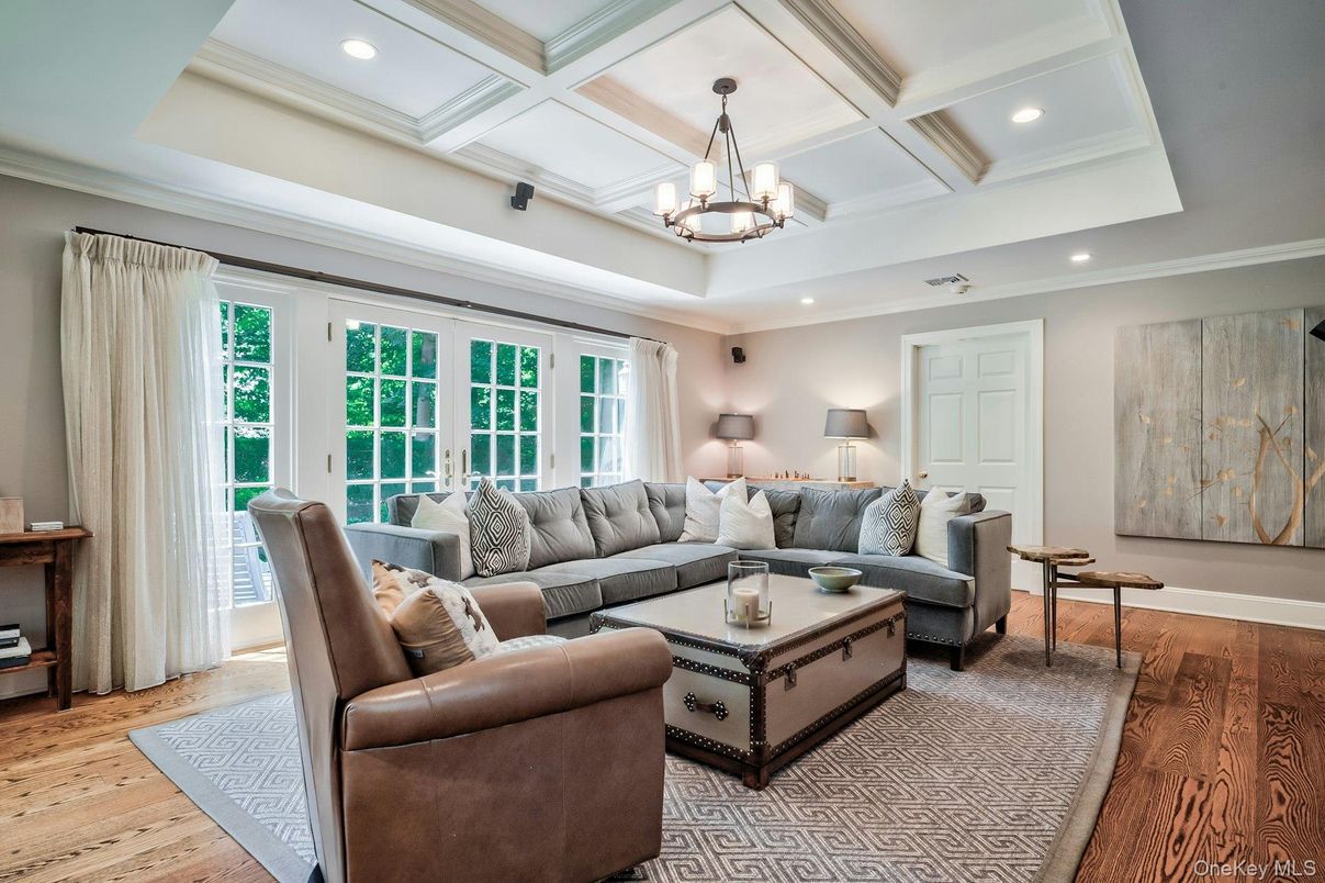 Chandelier, Interior, Living room, Recessed Lighting, Wood Texture Flooring