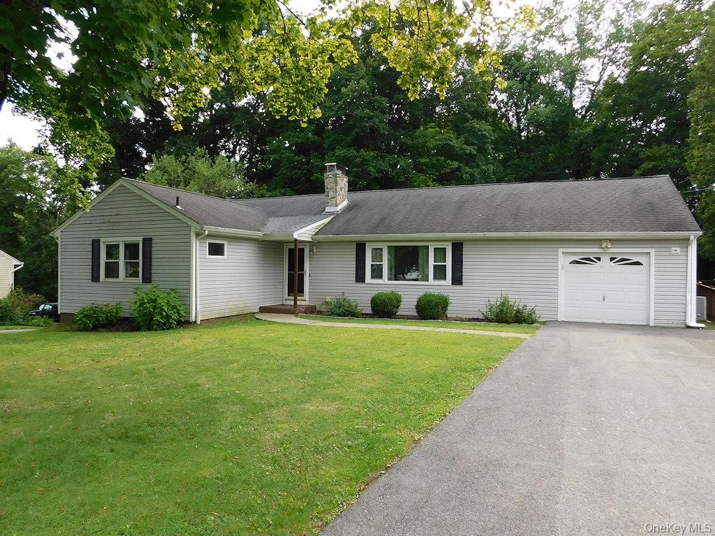 Attached, Exterior, Facade, Ranch