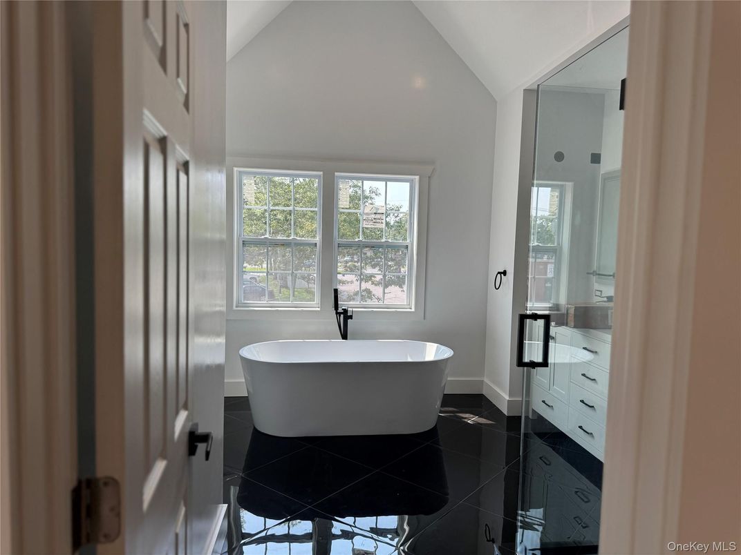 Bathroom, Free Standing Baths, Interior