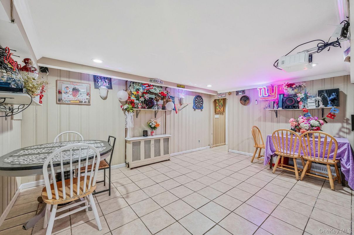 Dining room, Interior, Recessed Lighting