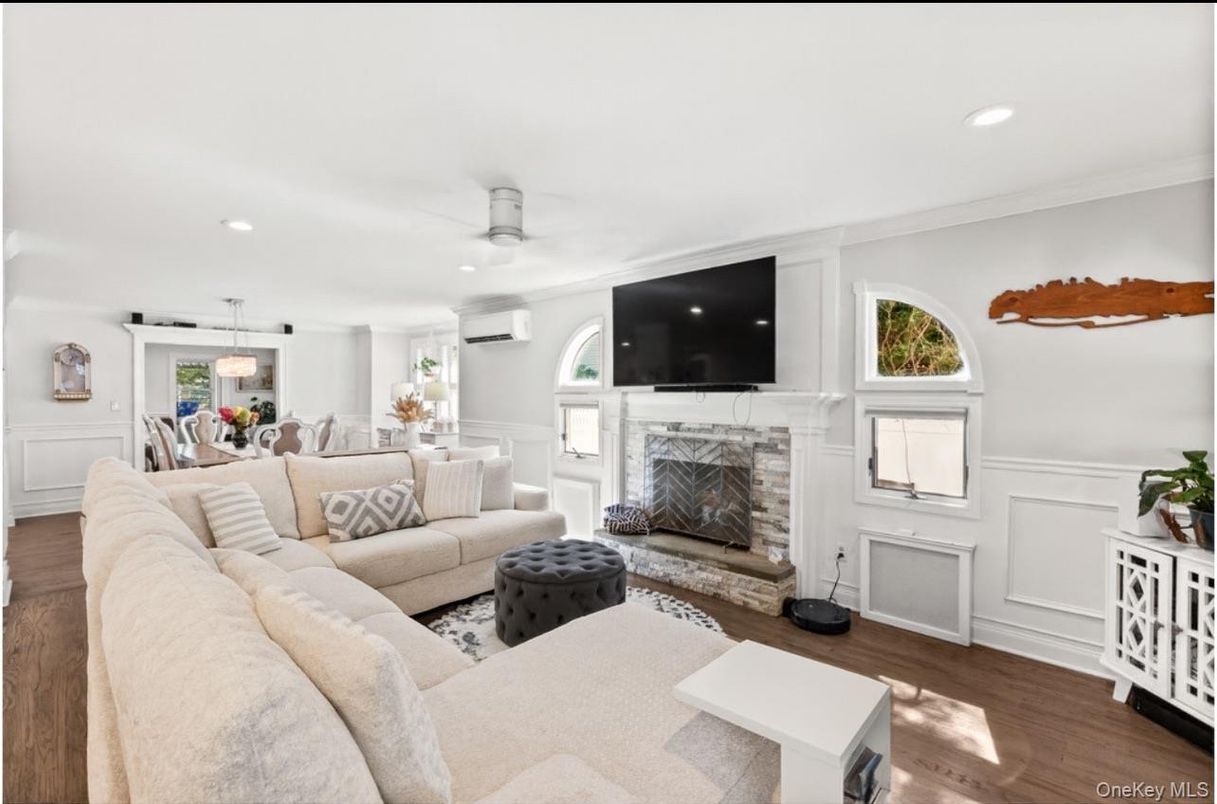 Dining room, Fireplace, Interior, Living room, Pendant Lights, Recessed Lighting, Wood Texture Flooring