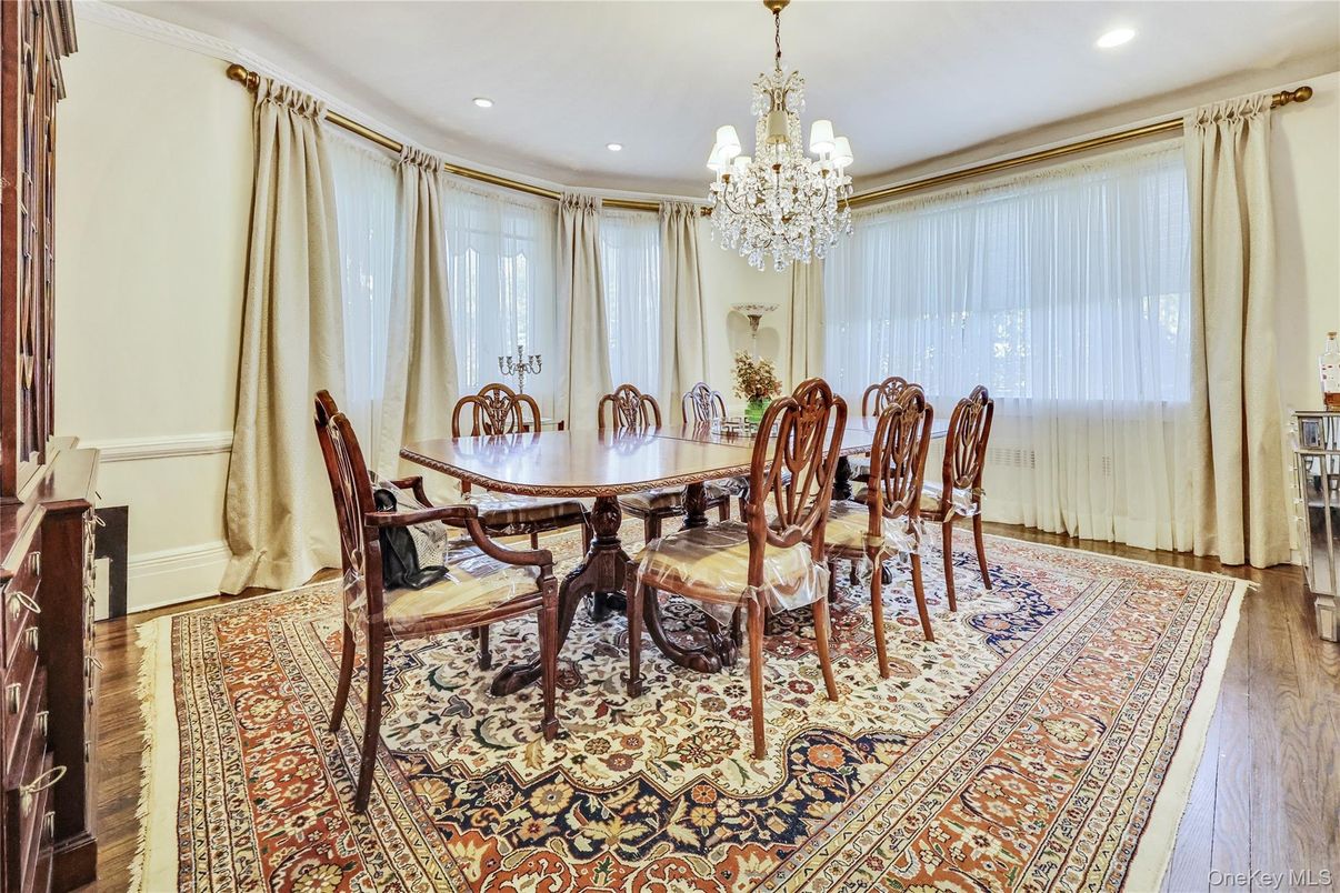 Chandelier, Dining room, Interior, Recessed Lighting, Wood Texture Flooring