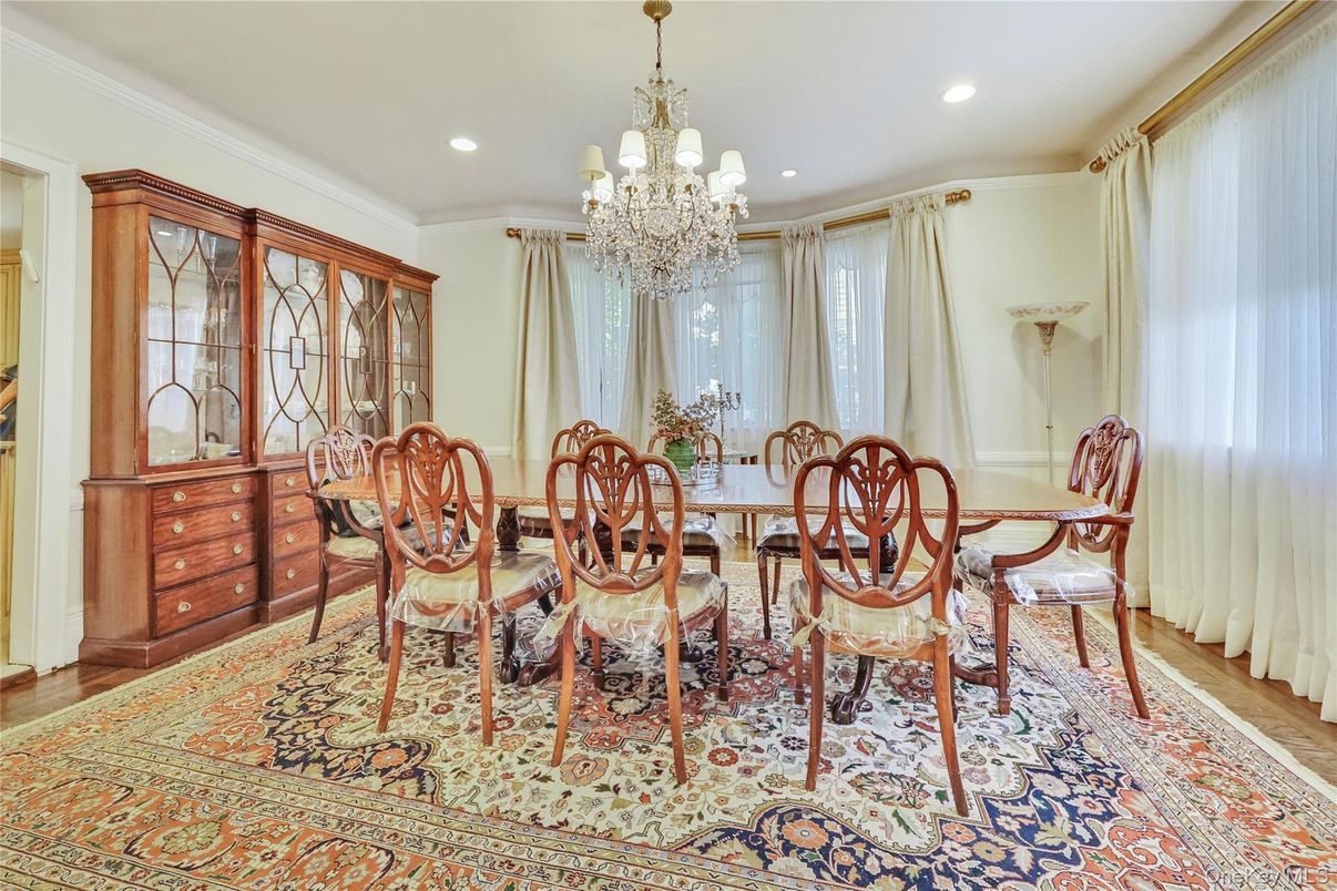 Chandelier, Dining room, Interior, Recessed Lighting, Wood Texture Flooring