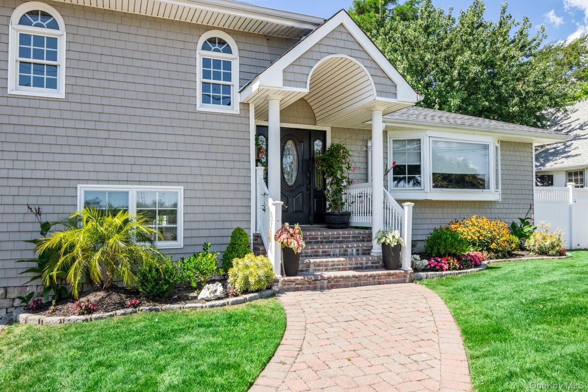 Exterior, Facade, Cape Cod