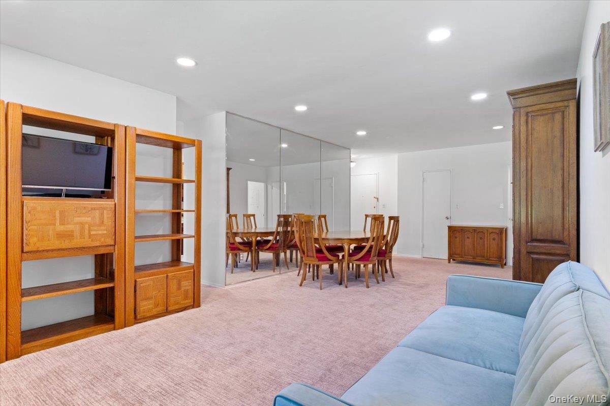 Dining room, Interior, Recessed Lighting