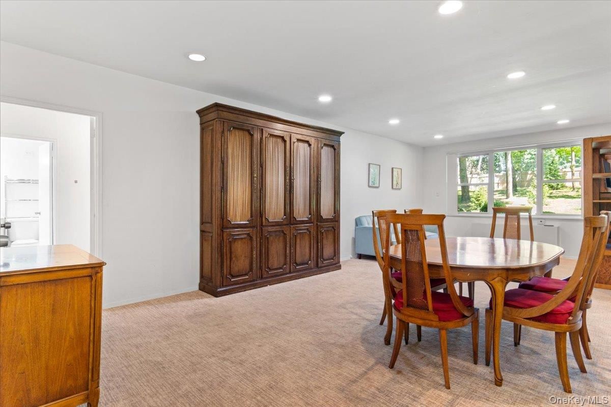 Dining room, Interior, Recessed Lighting