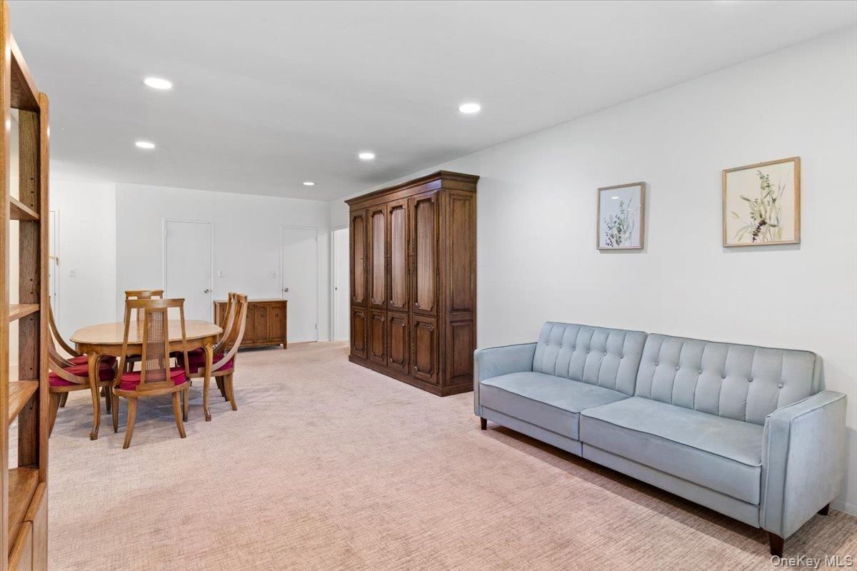 Dining room, Interior, Recessed Lighting