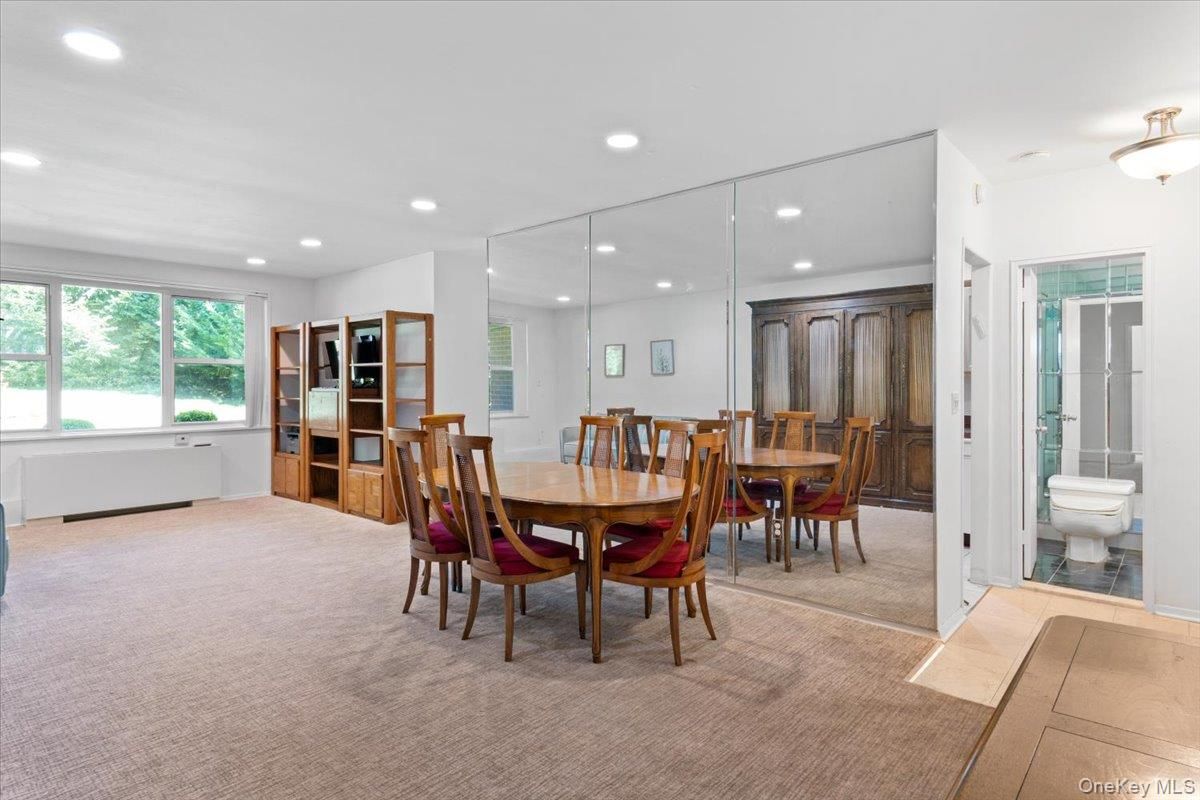 Bathroom, Dining room, Interior, Recessed Lighting