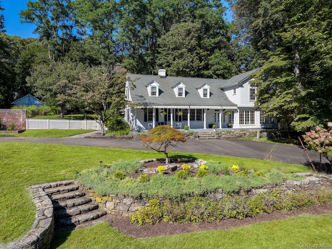Backyard, Exterior, Facade, Cape Cod