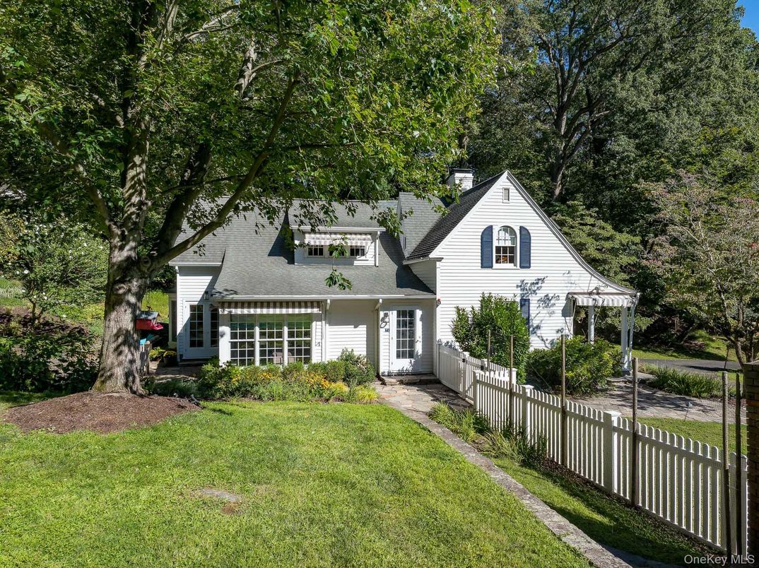 Backyard, Exterior, Facade, Farmhouse