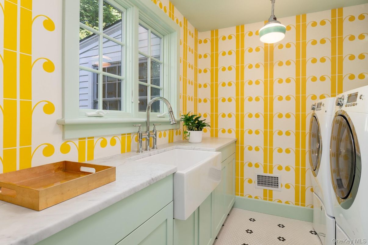 Bathroom, Interior, Pendant Lights, Washer