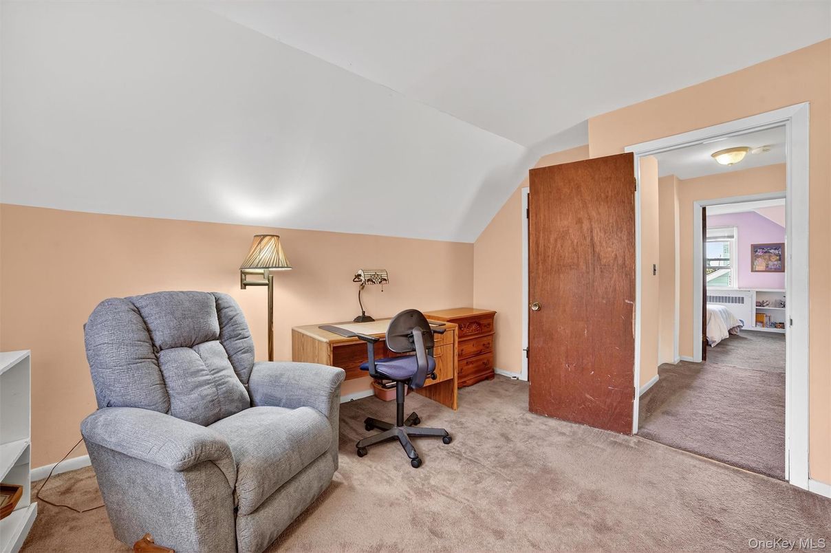 Home Office, Interior