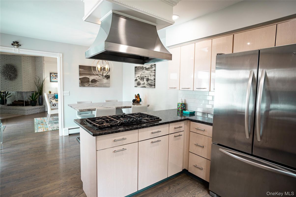 Chandelier, Interior, Kitchen, Stainless Steel Appliances, Wood Texture Flooring
