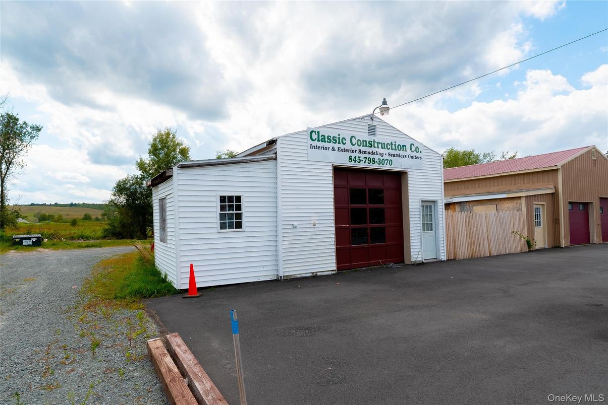 Detached Garage, Exterior