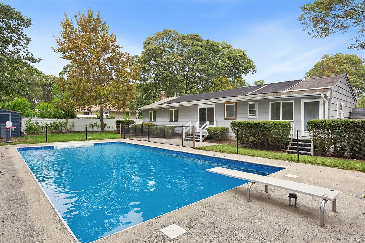 Exterior, Pool