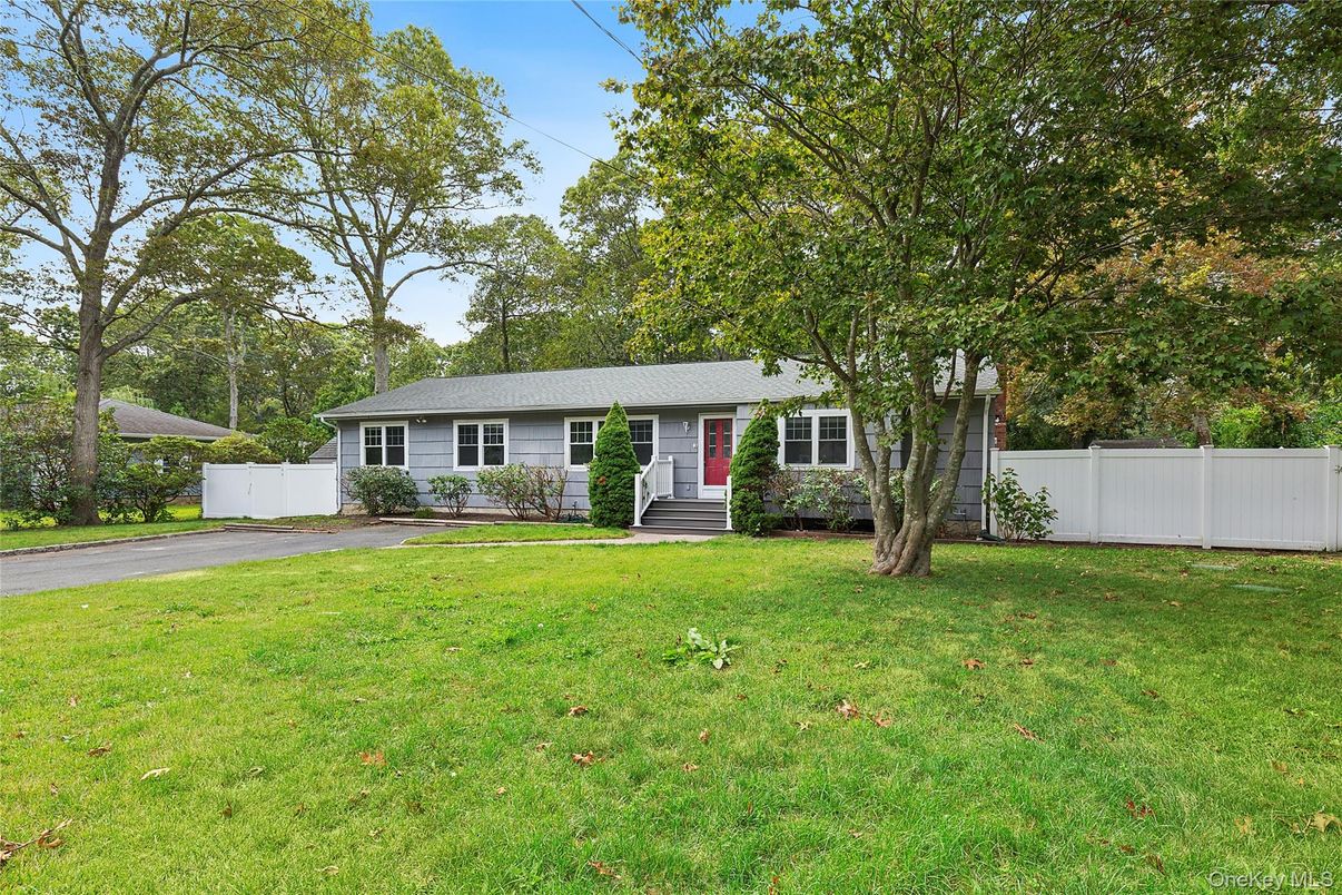 Backyard, Exterior, Facade, Ranch