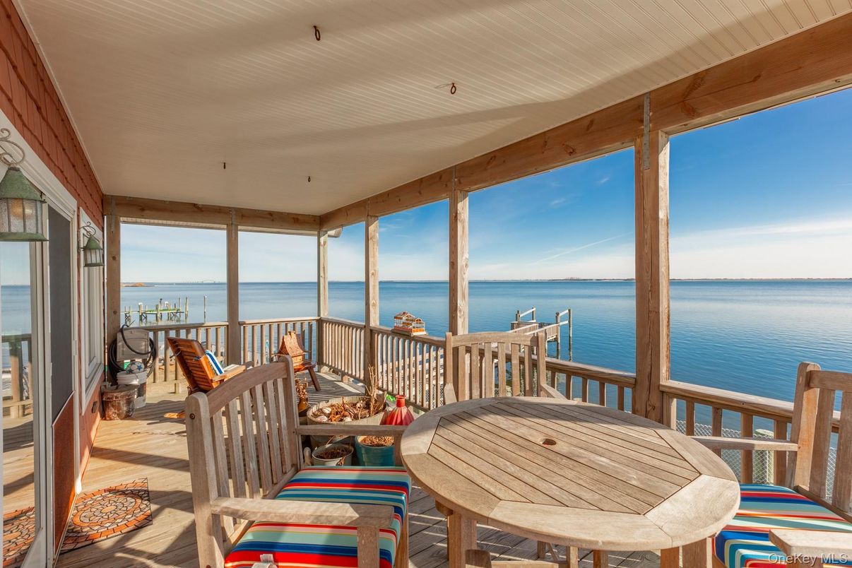 Dining room, Interior, Sun Room, Water
